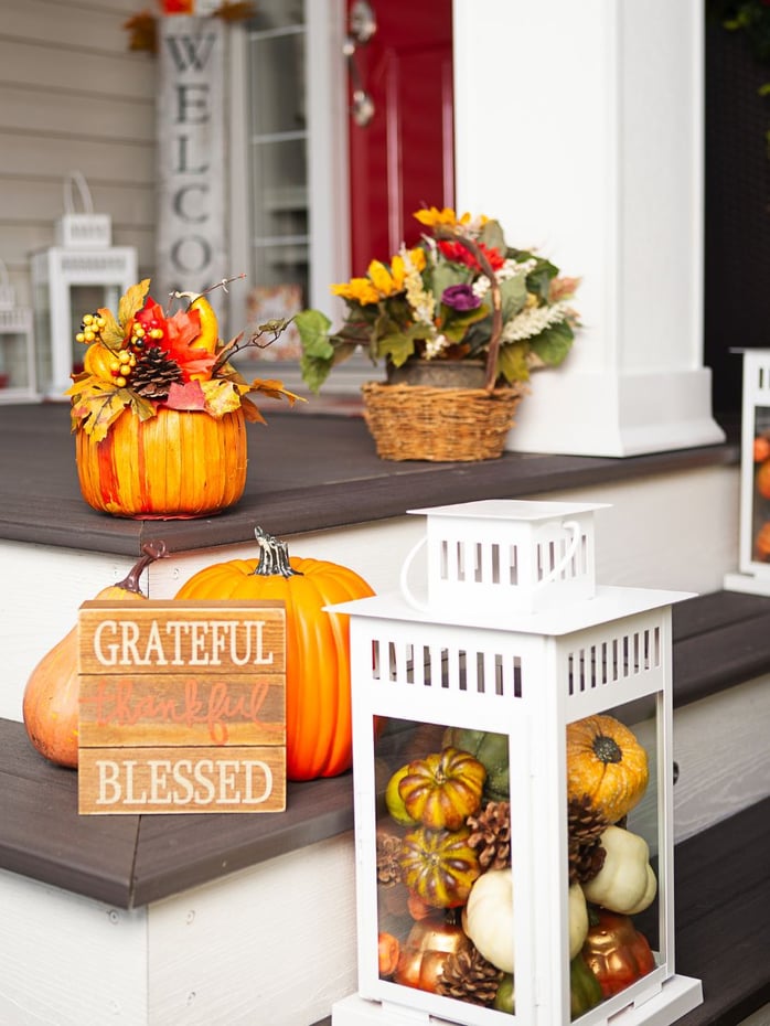 Fall planter porch (3)